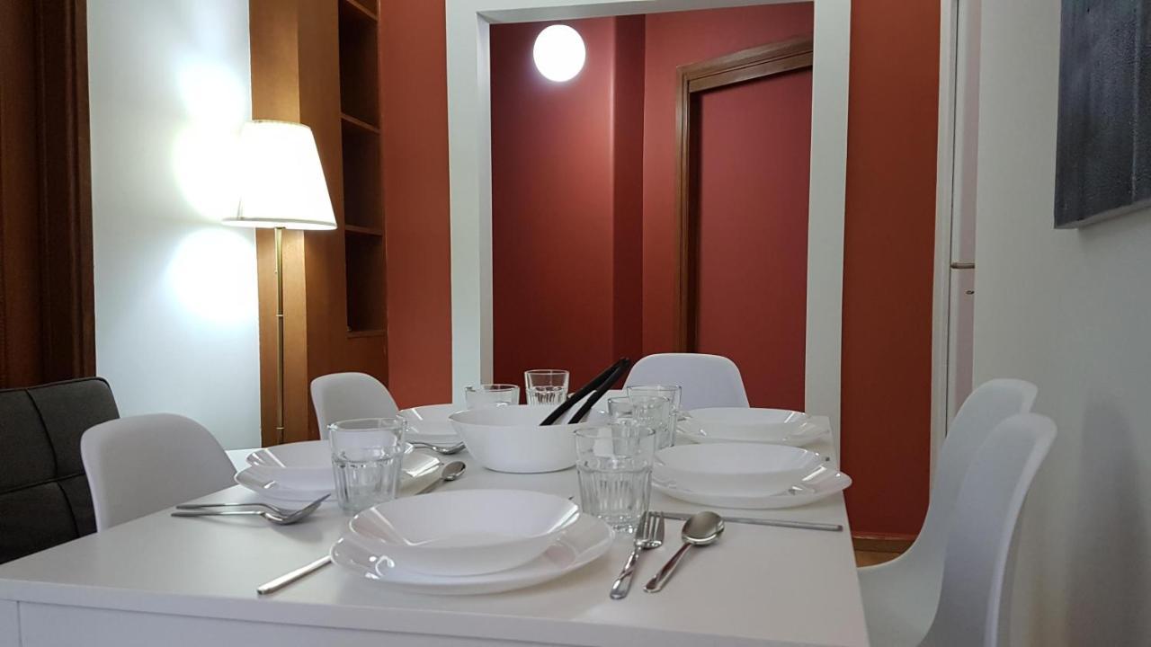 Apricot Apartment - Athens Center, 6 Bd, 2.5 Bath Екстер'єр фото