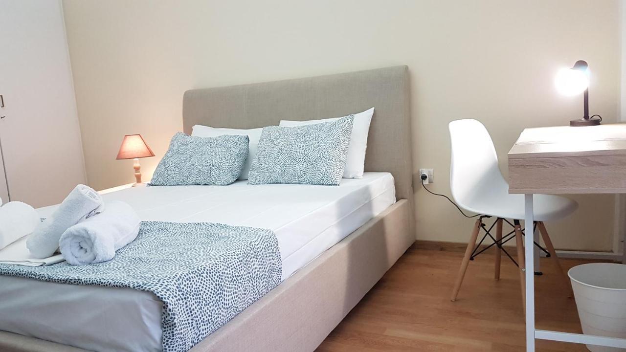Apricot Apartment - Athens Center, 6 Bd, 2.5 Bath Екстер'єр фото