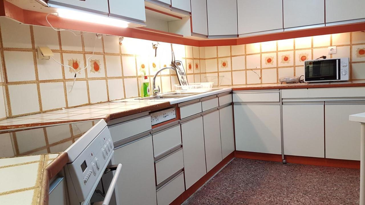 Apricot Apartment - Athens Center, 6 Bd, 2.5 Bath Екстер'єр фото