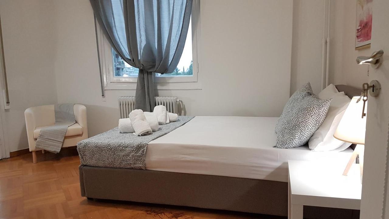 Apricot Apartment - Athens Center, 6 Bd, 2.5 Bath Екстер'єр фото