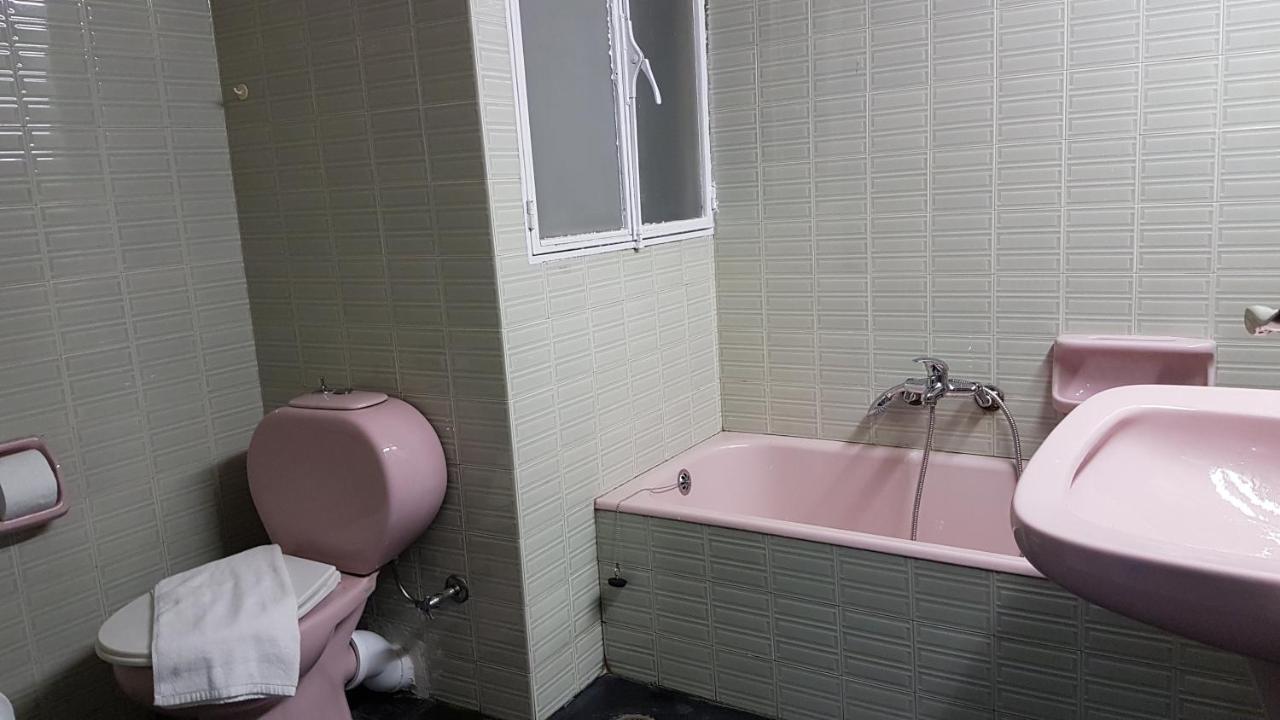 Apricot Apartment - Athens Center, 6 Bd, 2.5 Bath Екстер'єр фото