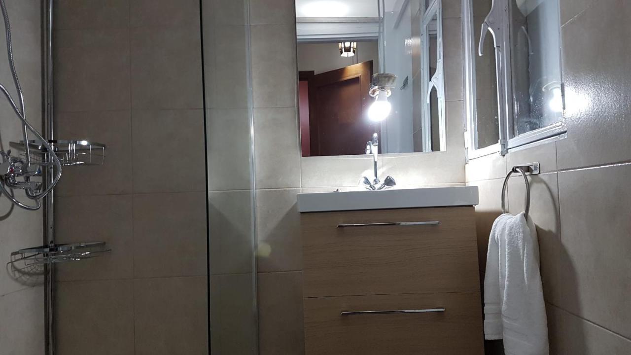 Apricot Apartment - Athens Center, 6 Bd, 2.5 Bath Екстер'єр фото